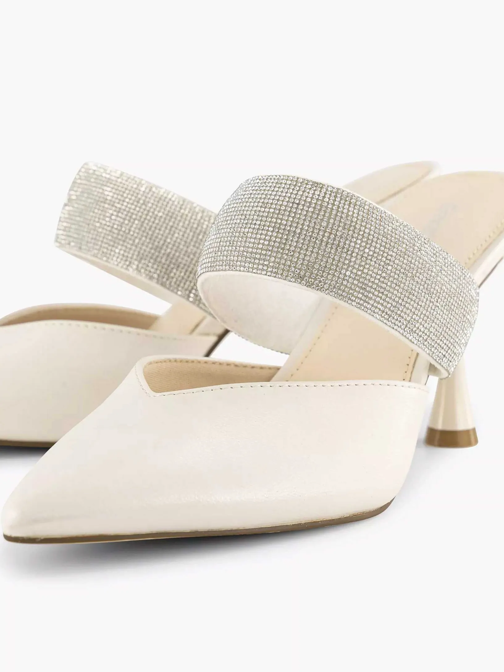 Witte Pump Steentjes