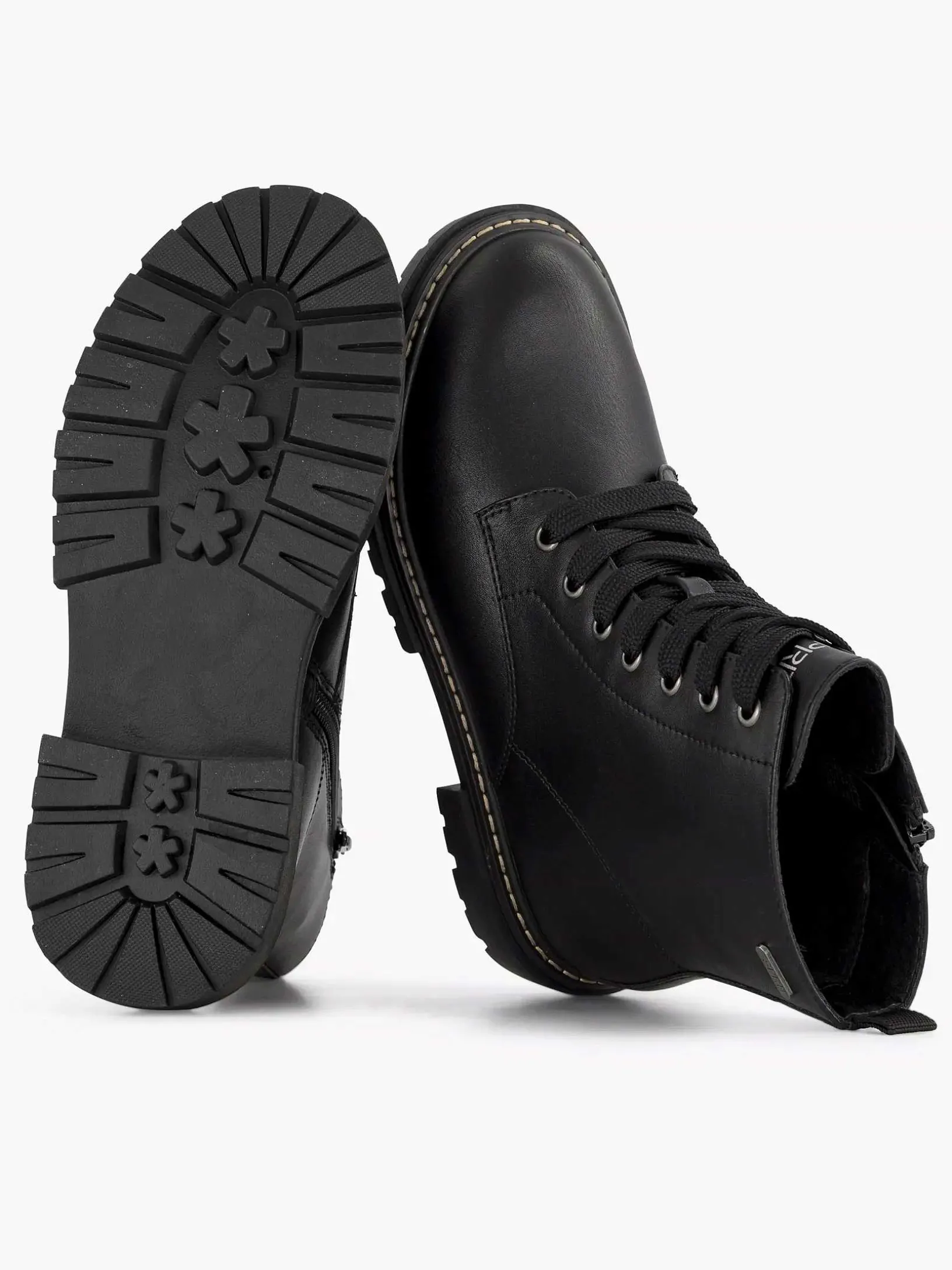 Zwarte Veterboot