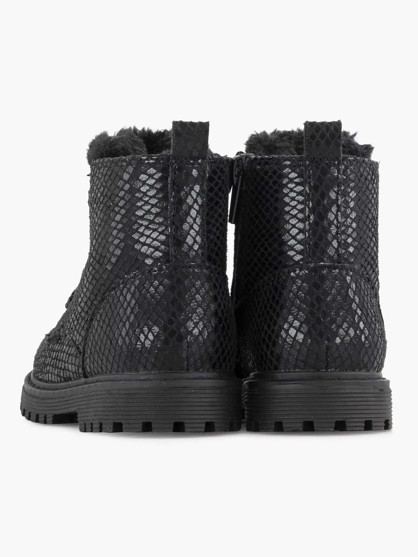 Zwarte Veterboot