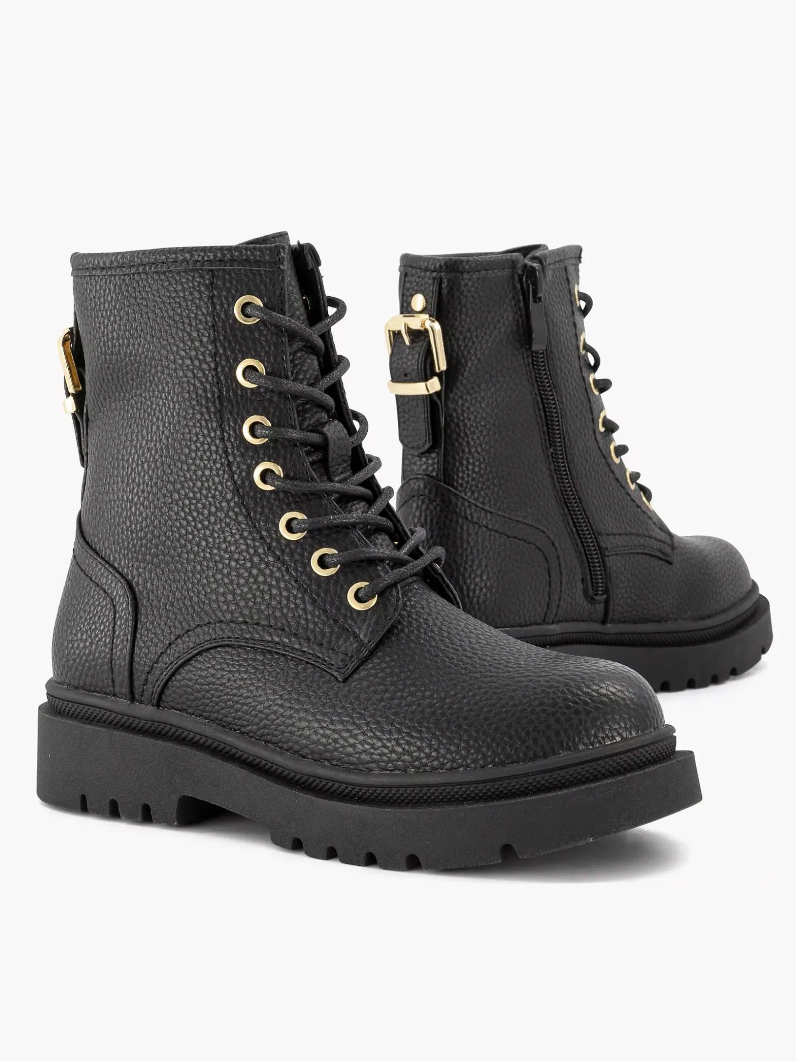 Zwarte Veterboot