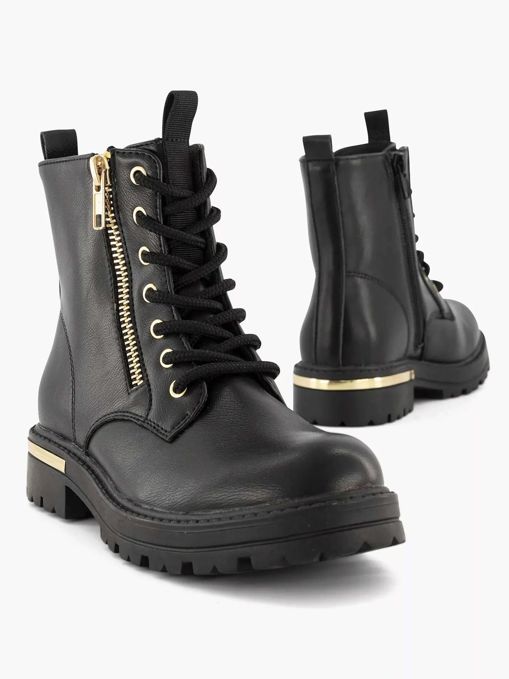 Zwarte Veterboot